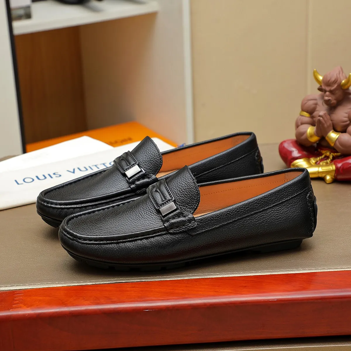 Men's shoes 💰360 💰 LV Louis Vuitton's top-quality Peaches men's shoes 💯Original copy of the official website, the upper is made of imported official website 1:1 material ❌Italian 🇮🇹 cowhide surface, imported pigskin lining. It’s definitely not made with ordinary craftsmanship, it’s the model used by celebrities! The factory’s craftsmanship is designed to create the most perfect shoes for trendy men! Colors available! 38-44 yards